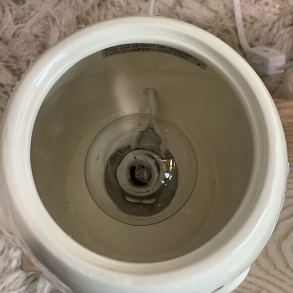 Scentsy 2010 Snow Day Wax Warmer Full Size Snowman Scene - Picture 15 of 17